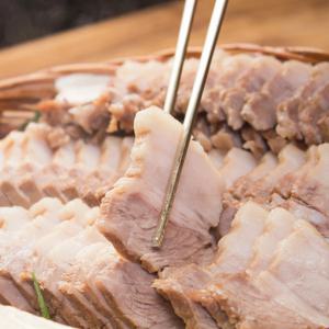 돼지삼겹 보쌈 암돼지 4.5cm 통삼겹보쌈 1kg 수육 보쌈 바라던