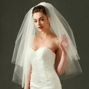 패션 웨딩 베일 간단한 얇은 명주 그물 화이트 아이보리 두 레이어 신부 베일 저렴한 신부 액세서리 빗으로 75cm 짧은 여성 베일
