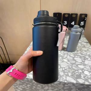 솔리드 콜로 백 투 라이프 스포츠 물병 710ml 스테인리스 스틸 순수 티타늄 진공 휴대용 누수 방지 보온 물컵