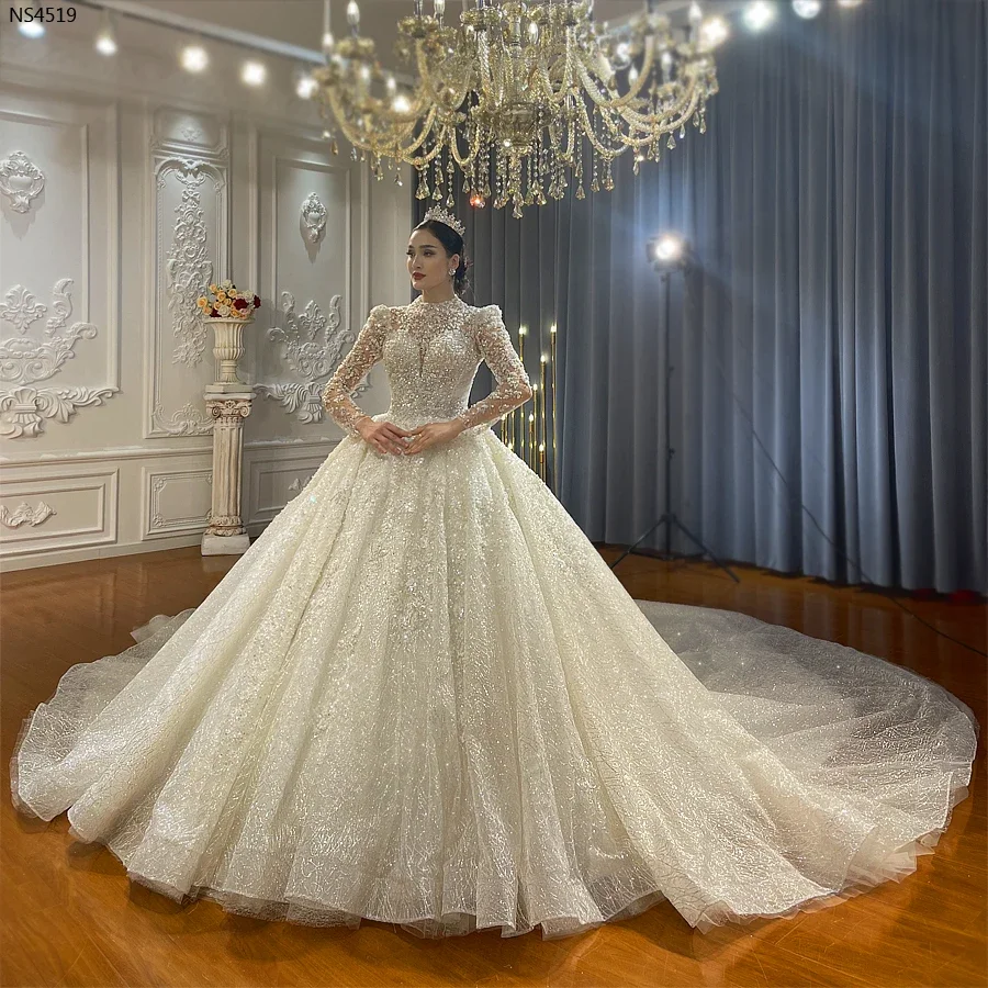 맞춤형 새로운 디자인 긴 소매 웨딩 드레스 Amanda Novias 공식