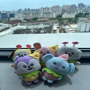 최신 모델 BT21 치미 쿠키 코야 슈키 크리에이티브 애니메이션 주변기기 만화 캐릭터 귀여운 백팩 인형