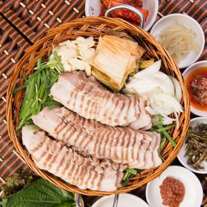 냉동 보쌈수육 500g 신송우 거지된장국 10g 블럭 포함 한국식 도시락용 식품