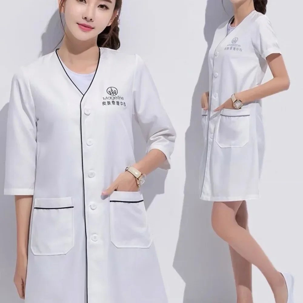 맞춤형 로고 뷰티 유니폼 미용사 스킨 매니저 작업복 스파 유니폼 흰색 큰 사이즈 반팔 랩코트 살롱 스크럽