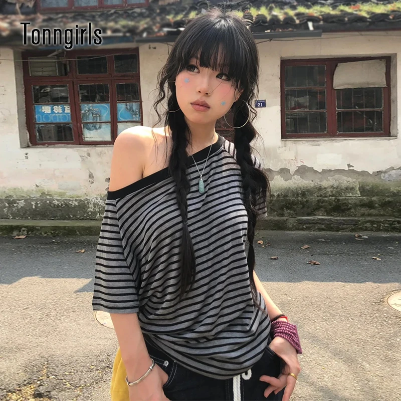 Tonngirls Y2k 일본 T 셔츠 여성 스트라이프 오프 숄더 그런지 탑 streetwear 2000s 미적 티셔츠 American Retro Tops Tee