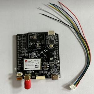Zed-F9P-01B-01 Simplertk2b Pro는 독립형 보드 또는 아두이노 쉴드 URTK4.0으로 사용 가능합니다.