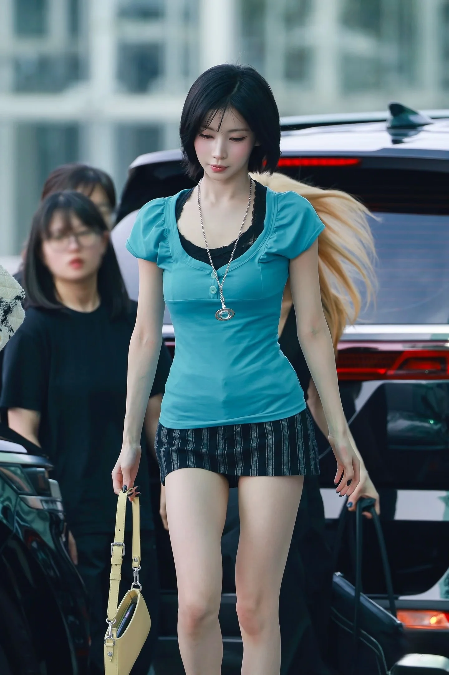 로우넥 레이크 블루 티셔츠 베이스 레이어 셔츠 꽃봉오리 디자인 여성 패션 봄 가을 계절 의류