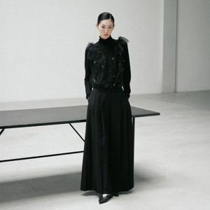 [TV상품]르네크루 25FW 울 플리츠 와이드팬츠[런칭 가격 99,900원]