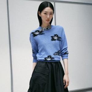 [TV상품]르네크루 25FW 플라워 인타샤 아트 풀오버[런칭 가격 99,900원]