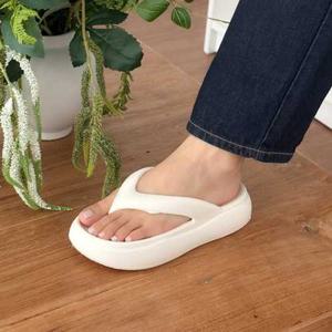 무배  데일리 퐁신 여성쪼리 슬리퍼 비치샌들 (5cm)