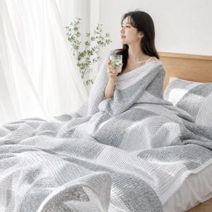 호텔 침구처럼 깔끔한 어반브리즈 스트라이프 여름 차렵이불