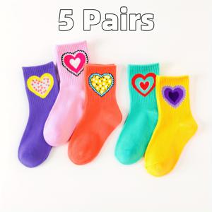 TEMU 5켤레 발렌타인데이 선물, 하트 패턴 스포츠 양말 여아용, 봄, 여름, 가을, 겨울에 적합, 학생용 만화 하트 양말, 달콤하고 귀여운 공주 양말, 축구, 농구, 럭비용 양말, 파티 선물 양말
