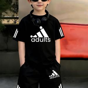 TEMU 남아용 패셔너블한 활용도 높은 스포츠웨어 세트, 세 개의 줄무늬 패턴 프린트 라운드넥 티셔츠와 주머니가 있는 반바지, 레귤러 스타일로 아름답고 편안함, 신축성 원단, 일상 캐주얼 달리기 및 스포츠웨어에 적합, 야외 활동에 완벽