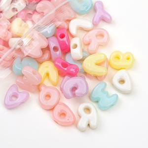 450그램, 약 160개 컬러풀 3D 글자. 독특한 디자인. A-Z 글자 아크릴 비즈, 6mm 큰 구멍. 영어 글자용 아크릴 글자 비즈. 목걸이 제작에 적합