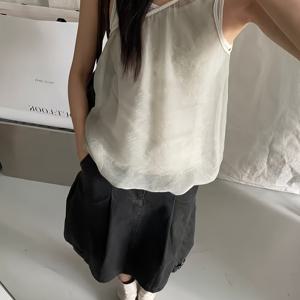 TEMU 인스타 신상 디자인 센스 작은 주름 스플라이스 얀 페이크 투피스 조끼 시스루 푹신한 OOTD 슬림핏 다용도