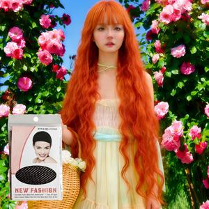 TEMU 오렌지-레드 색상의 Lolita 스타일 가발, 길이 39인치, 곱슬 울 컬 디자인, 코스프레에 완벽. 내열성 합성 섬유로 제작되었으며, 앞머리가 있는 긴 웨이브 디자인입니다. 무료 가발 캡 포함.
