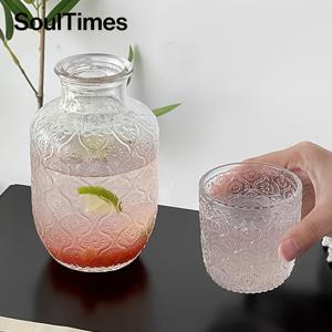 TEMU 유리 피처 1세트 (주전자 1개, 컵 1개 포함), 여름 음료용 엠보싱 냉수 피처, 주스 및 과일 인퓨전 세트 – 한밤중 음료, 가정, 레스토랑, 사무실용 침대 옆 음료 용기로 완벽 – 내열성 스타일리시 유리 카라페