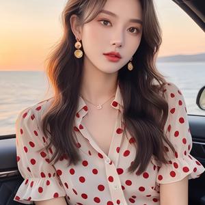 여성 도트 블라우스 땡땡이 셔츠 반팔 퍼프소매 프릴 브이넥 루즈핏 체형커버 프렌치시크 러블리 데이트룩 하객룩 출근룩 여름 상의 꾸안꾸