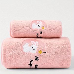 TEMU 2개 세트 1개 34*75Cm+1개 70*140Cm 산호 양털 편안한 부드러운 흡수성 보풀 방지 귀여운 만화 자수 물결 가정용 성인 커플 랩 타월 헤어 타월 핸드 타월 세안 타월 목욕 타월 또는 에어컨 방 소파 소형 블랭크