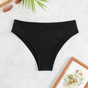 TEMU 여성들이 해변에서 수영, 다이빙, 서핑을 즐기면서 발랄한 룩을 원하는 여성들을 위해 디자인된 신축성 있는 원단으로 제작된 고급스러운 단색 수영 반바지