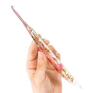 인체공학적 코바늘 8가지 사이즈, 2.5mm - 6mm 부드러운 코바늘, 컬러 소프트 핸들 부드러운 뜨개질 바늘 뜨개질 키트 (스웨터, 스카프, 모자 뜨개질용), 뜨개질 및 공예 도구, 색상 랜덤