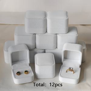TEMU 12개 세련된 벨벳 반지 상자, 고급 품질 커플용 반지 상자, 스터드 귀걸이, 드롭 귀걸이, 기념 코인, 배지, 주얼리용 부드러운 벨벳 소재 보석함, 튼튼하고 견고한 주얼리 보관함, 클래식한 부드러운 벨벳 보석함, 선물 상자, 결혼식, 약혼, 생일, 크리스마스, 발렌타인데이, 어머니의 날 선물 포장용, 깜짝 소형 선물 상자, 주얼리 액세서리 미포함
