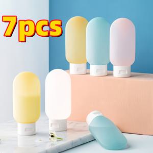 TEMU 휴대용 보관 파우치 포함 실리콘 및 플라스틱 여행용 병 7개 세트, 2.03oz 용량 - 재충전 가능, 누수 방지, 무향 화장품 용기, 로션, 목욕 및 제품용, 휴대용 여행용 사계림 세면도구 병 세트. 색상 랜덤