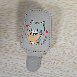TEMU 귀여운 고양이 자동차 햇빛 가리개 패션 안경 홀더 클립 - PU 안경 클립, 다기능 티켓 홀더, 편리한 안경 고정, 창의적인 자동차 햇빛 가리개 홀더, 안전하고 패셔너블한 운전 안경 보관, 자동차 햇빛 가리개