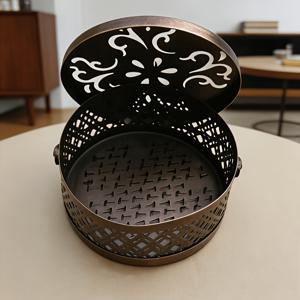 TEMU 클래식 크리에이티브 금속 모기향 홀더 (뚜껑 포함), 휴대용 방화 실내/야외 향로 홀더, 편리한 사용 및 보관, 여행용 모기 방지, 우아한 용기, 창의적 홀더, 모기 없는 솔루션, 야외용