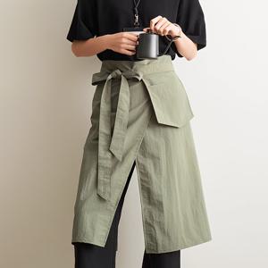 TEMU 스타일리시하고 멋진 디자인의 불규칙 패치워크 앞치마. 앞쪽에 리본으로 묶을 수 있는 긴 허리끈이 특징입니다. 커피숍, 바베큐 레스토랑, 요리 등에 적합합니다