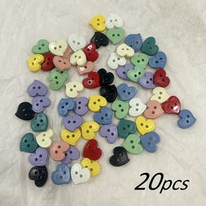 TEMU 20개 혼합 컬러 카툰 레진 버튼 하트 복숭아 하트 버튼 바느질 뜨개질 용품 DIY 의류 장식 버튼 귀여운 달콤한 스타일 하트형 러브 버튼 셔츠 버튼 여성 드레스 가디건 스웨터 장식 버튼