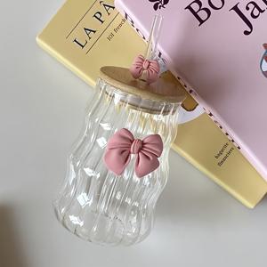 TEMU 뚜껑과 빨대가 있는 공주 스타일 유리컵 - 핑크 리본 디자인, 고 붕규산 유리 재질, 전자레인지 사용 가능, 가정 장식, 물, 아침 우유, 오후 티 커피, 발렌타인데이 및 생일 선물로 사용 가능