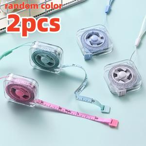 TEMU 2M/6피트 귀여운 미니 소프트 줄자 랜덤 색상, 휴대용 자동 줄자 잠금 및 투명 센티미터/인치 눈금 - 재단사, 가정, 허리, 가슴, 키 측정용 - 내구성이 좋고 보관이 용이하며, 닦을 수 있는 투명 케이스 및 걸이 루프