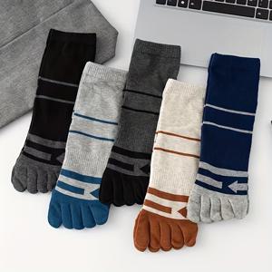 남성용 오발가락 양말 5켤레, 사계절용 패셔너블 캐주얼 중목 스포츠 양말, 봄 가을 겨울용 흡습성 뼈없는 분할 발가락 긴양말