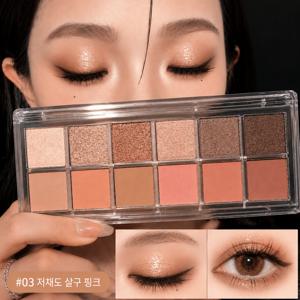 12색 촉촉 젤리 텍스처의 수광 섀도 펼칠수록 번지는 펄+글리터 워터프루프에 한 번 스와이프로 발색 완성