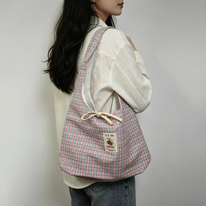 TEMU 신선한 체크무늬 토트백이 포함된 대용량 캐주얼 백팩, 양면 오버사이즈 가방, 여성 및 대학생용 다기능 통근 백팩