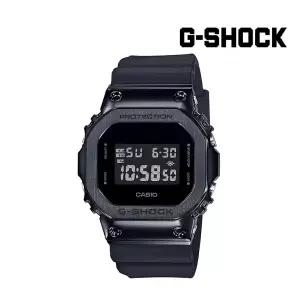 [롯데백화점]지샥 스퀘어 GM-5600UB-1DR MAIN 전자시계 메탈베젤