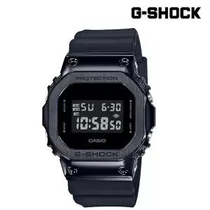 [롯데백화점]지샥 메탈베젤 GM-5600UB-1DR MAIN 반전액정 스퀘어 올블랙 전자시계 방수시계