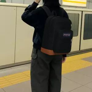 잔스포츠 데일리가방 쿨 스튜던트 백팩 스포츠 학교 여행 가방 블랙 EK0A5BAKN55
