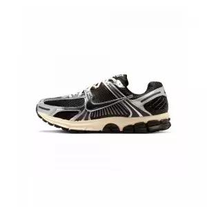 [나이키] NIKE 줌 보메로 5 M - 블랙 메탈릭 실버 코코넛 밀크 크롬 IM3486-003 481168