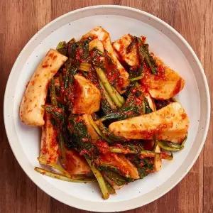재료로 담근 총각김치 2kg