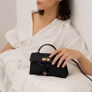 찰스앤키스 공식 트리샤 노티드 벨트 탑핸들백 2colors CK2-50701691 838786