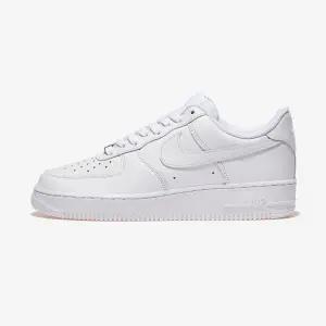 신상 [Nike 국내매장판] 나이키 에어 포스 1 07 CW2288 111