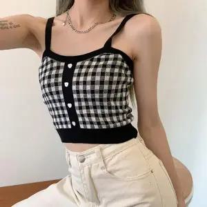 20대 러블리 하트버튼 체크포인트 패턴 크롭 나시