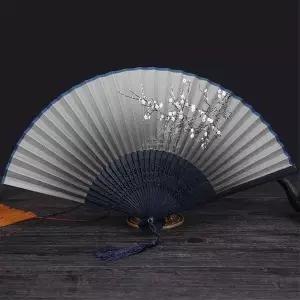 [하프클럽/셀럽하우스]비타리토 전통 접이식 대나무 부채 블루 38cm 매화꽃