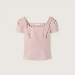 로엠 스퀘어넥 리본 블라우스 RMBLG26ST1