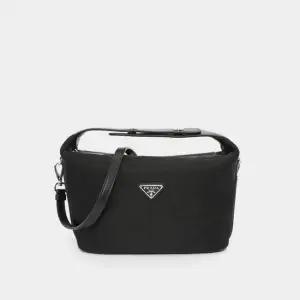 프라다 MUST IT_ 26FW 삼각로고 리나일론 탑핸들 여성 토트백 1BC302 RDLN F0632
