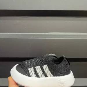 ADIDAS BUBBLECOMFY I IH1264DJ