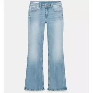 ZARA JEANS TRF BOOTCUT 로우라이즈 - 라이트 블루 4470/011/406