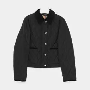[버버리]버버리 26FW 다이아몬드 퀼팅 내부체크 크롭 여성 자켓 8107465