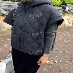 엄마 코디 패딩 어머니 가벼운 여성 조끼 누빔 덕다운 다운 의상 패딩조끼 경량 반팔 퀄팅